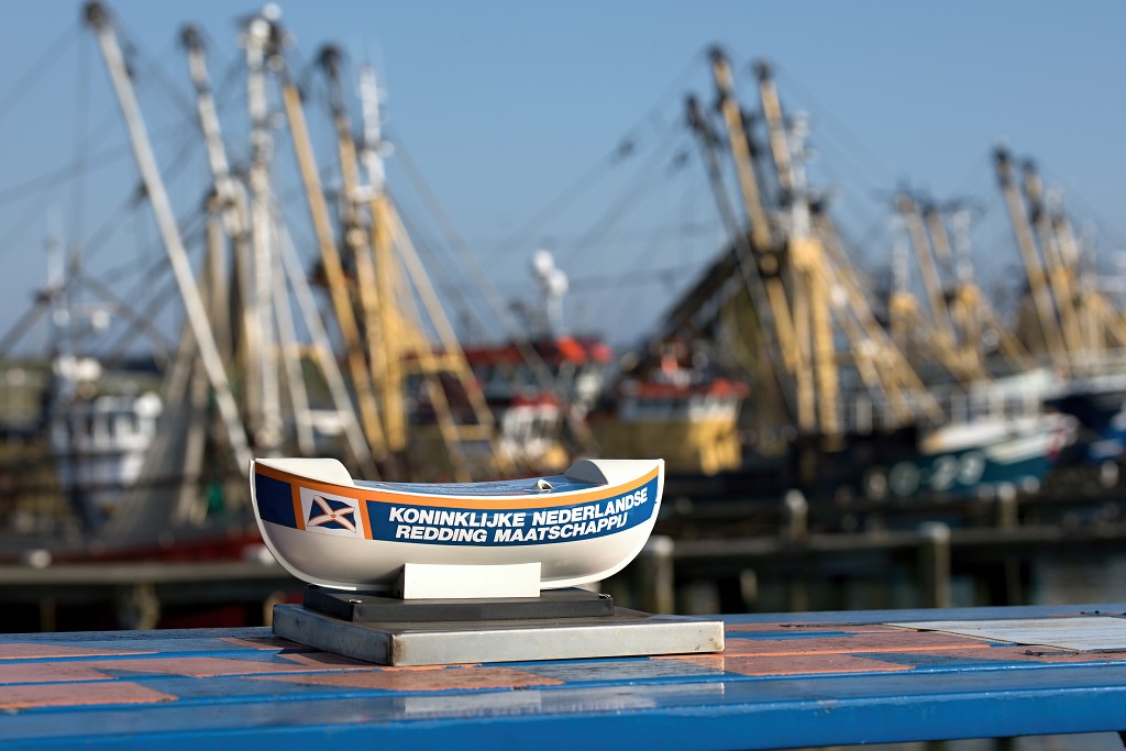 KNRM Koninklijke Nederlandse Redding Maatschappij hdr sar reddingsboot lifeguard scheepvaart zeevaart koopvaardij marine